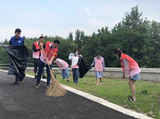 新銅社區(qū):值守擔起護江責 “內外兼修”護江岸