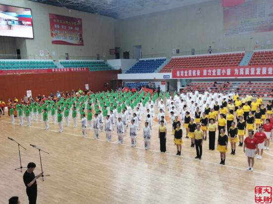 濱海縣廣場舞推廣中心參加8月8日全民健身日活動