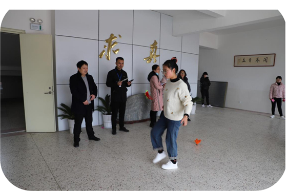 濱?？h五汛鎮(zhèn)中心小學(xué)舉行慶祝第111個(gè)國(guó)際三八婦女節(jié)活動(dòng)