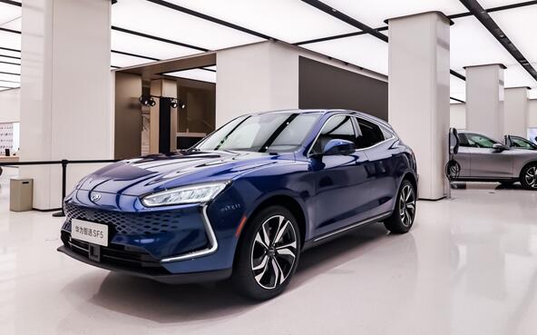 實(shí)探華為賣車最新進(jìn)展:逆襲的銷量 進(jìn)擊的“朋友圈”