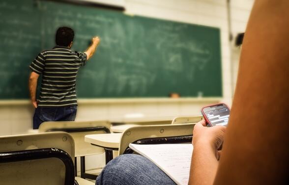 一個(gè)行業(yè)的崩盤:猿輔導(dǎo)、作業(yè)幫等8月裁撤數(shù)萬人