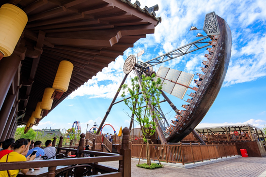 圖片包含 戶外, 桌子, 大, 木
描述已自動生成